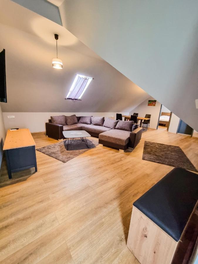 Xxl Rooms Osijek Exterior photo