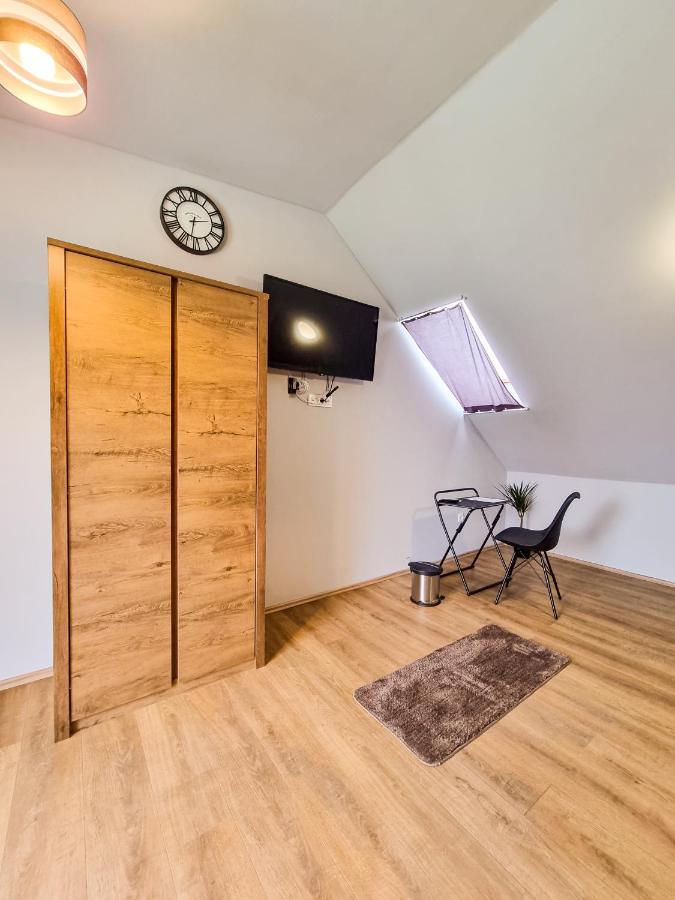 Xxl Rooms Osijek Exterior photo