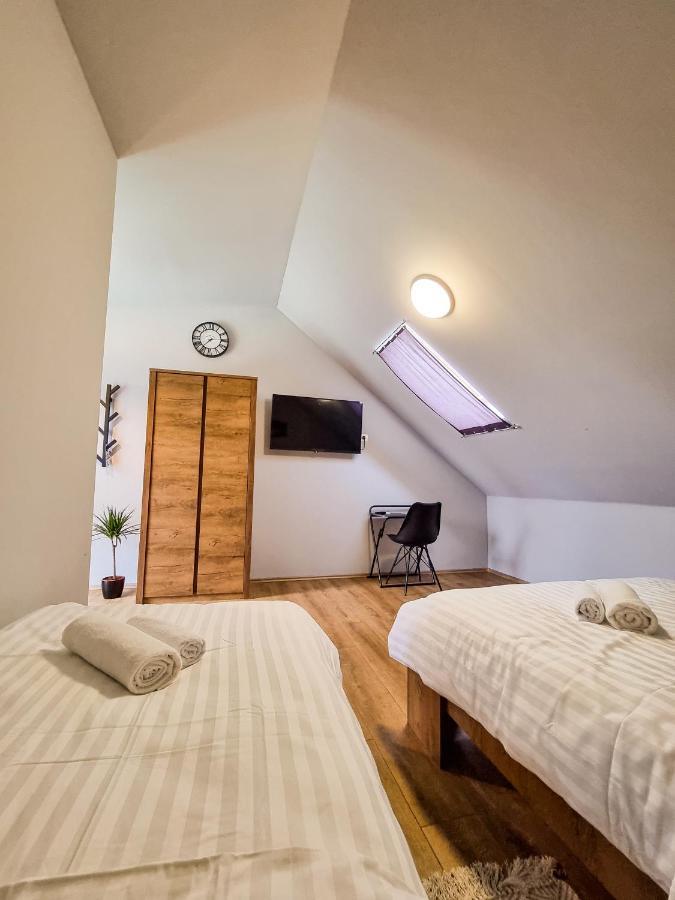 Xxl Rooms Osijek Exterior photo
