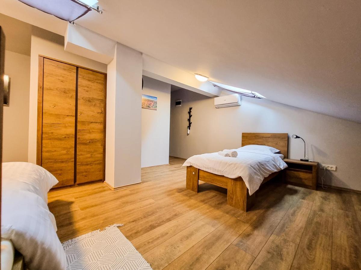Xxl Rooms Osijek Exterior photo