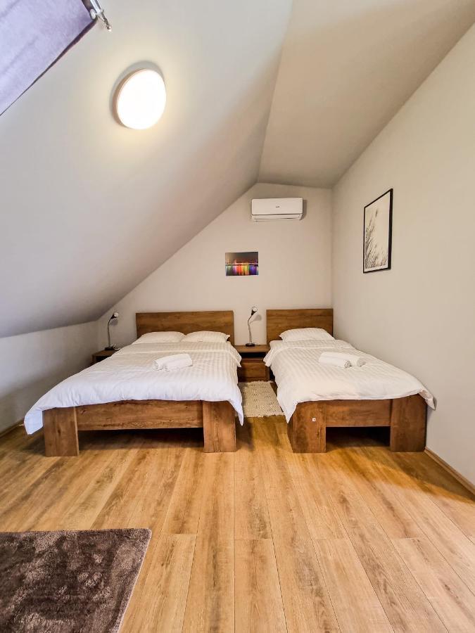 Xxl Rooms Osijek Exterior photo