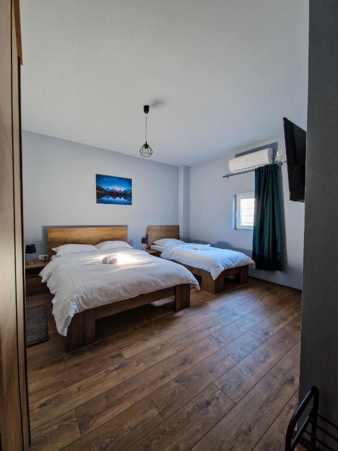 Xxl Rooms Osijek Exterior photo