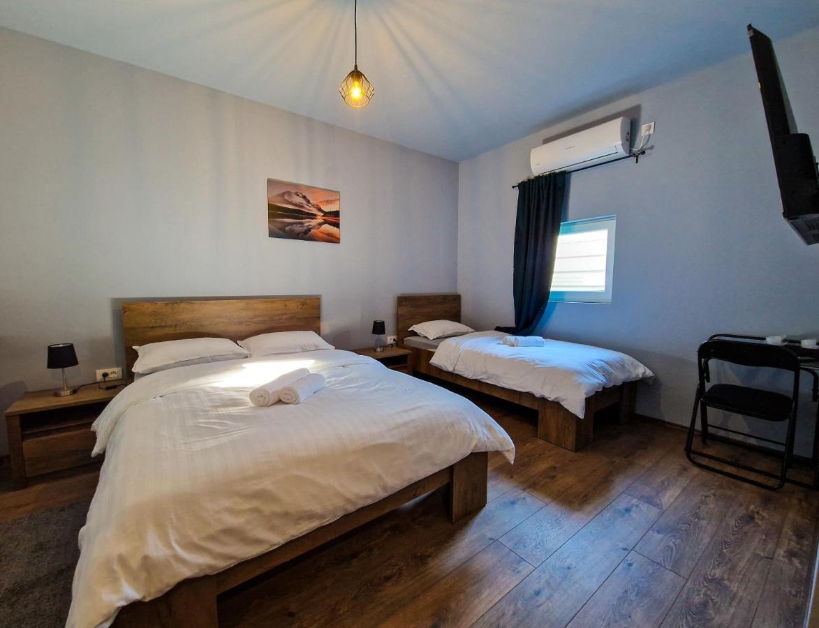Xxl Rooms Osijek Exterior photo