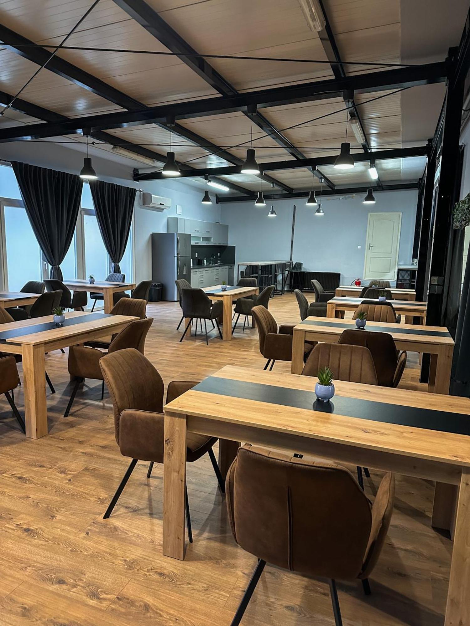 Xxl Rooms Osijek Exterior photo
